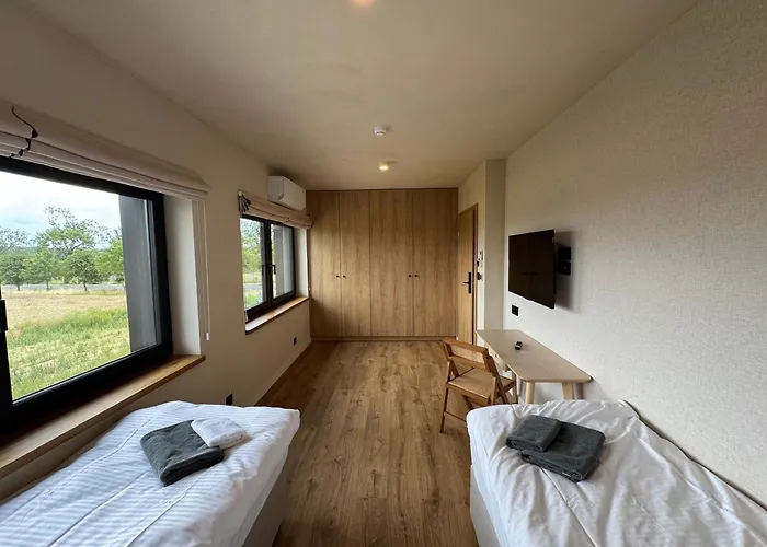 Bed & Breakfast Gosciniec Jaroszewskie Wzgorze Sierakow (Greater Poland)