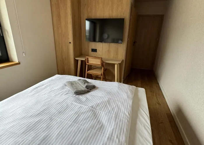 Gosciniec Jaroszewskie Wzgorze Sierakow (Greater Poland)