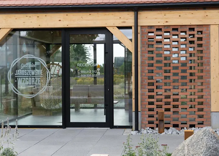 Gosciniec Jaroszewskie Wzgorze Sierakow (Greater Poland)