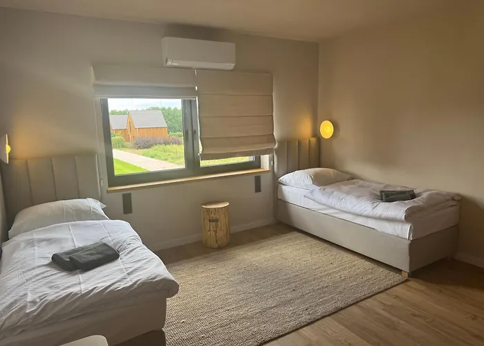 Gosciniec Jaroszewskie Wzgorze Sierakow (Greater Poland)