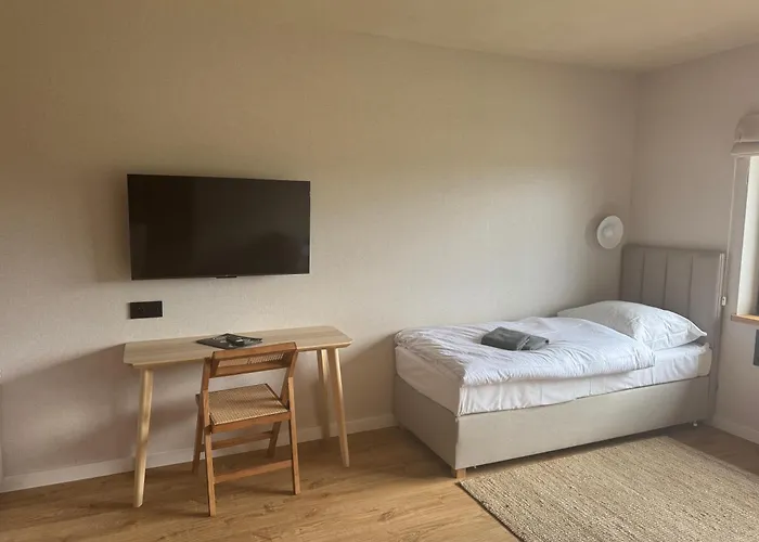 Gosciniec Jaroszewskie Wzgorze * Sierakow (Greater Poland)